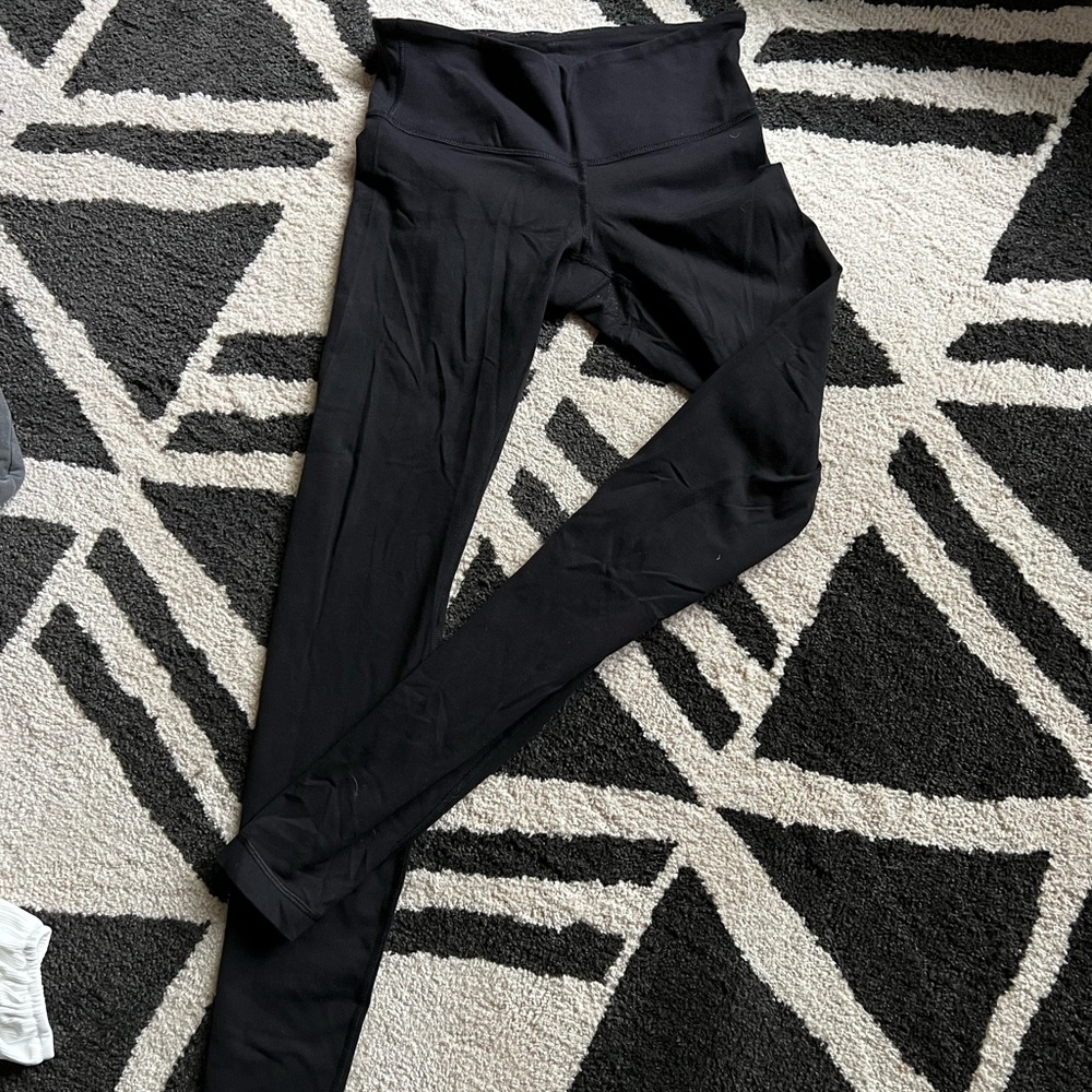 Align leggings.